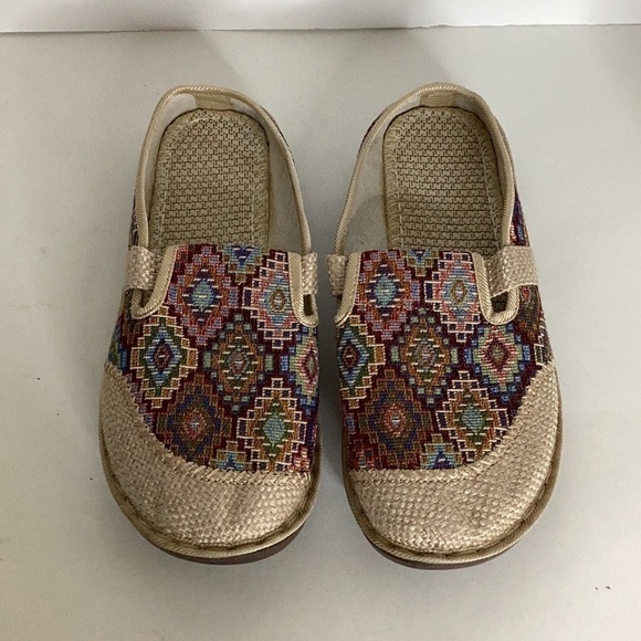 Women's Geometric Pattern Flat Casual Slip On Light Wt Shoe Size 40 (US 9/9.5) - Picture 13 of 14